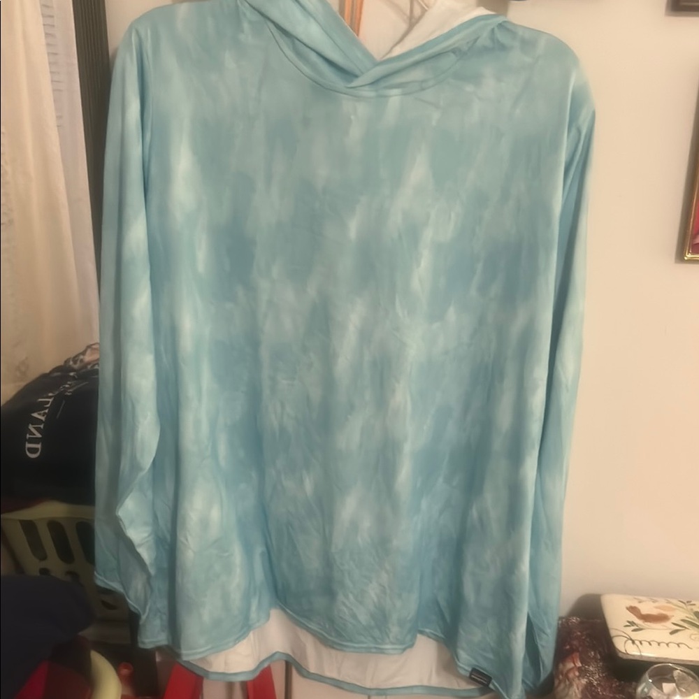 Patagonia White and Blue Hooded Top